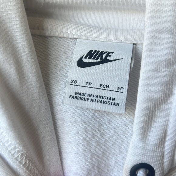 Nike White Women’s Hoodie - Picture 3 of 3
